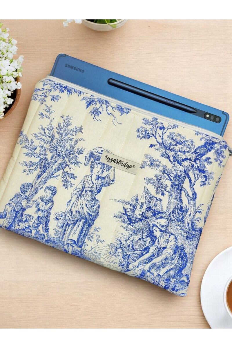 Puffy iPad/Tablet Sleeve - Blue Toile de Jouy | Ayza Stüdyo